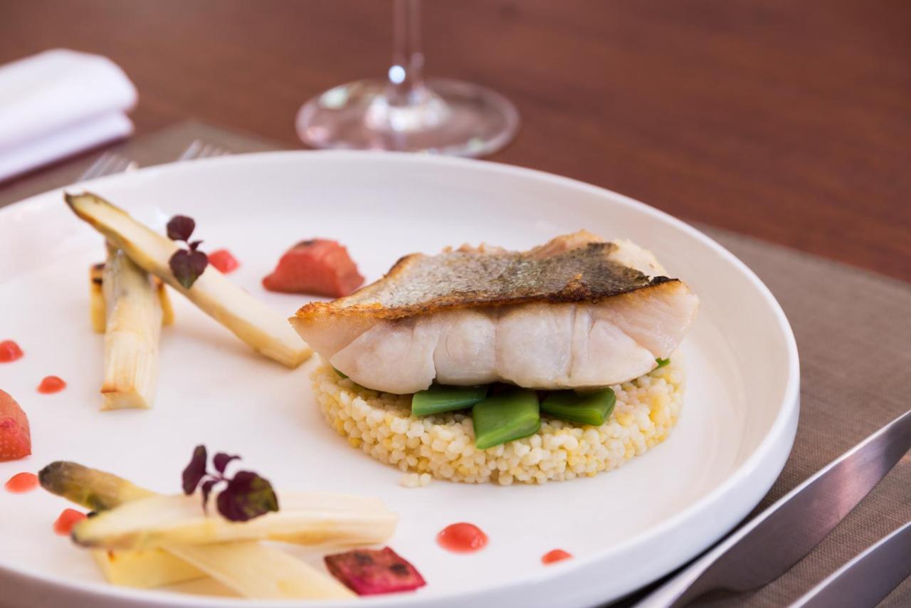Hotel Restaurant Spa Disini Montpellier Est, The Originals Relais Castries Bagian luar foto